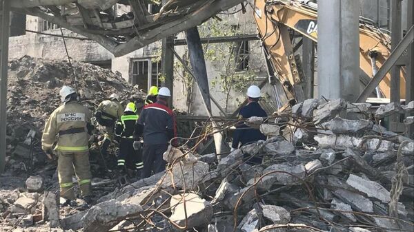 Обрушение заброшенного здания в Волхове Ленинградской области