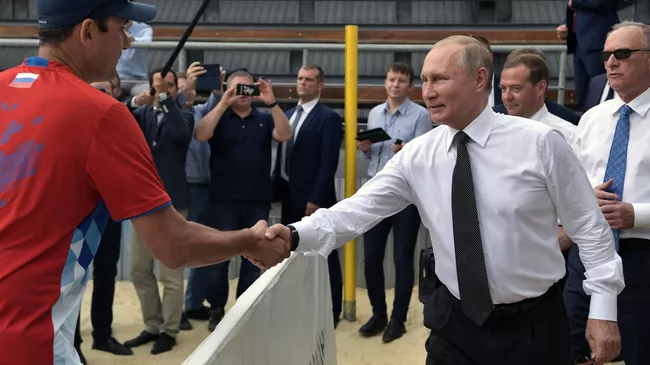Рабочая поездка президента РФ В. Путина и премьер-министра РФ Д. Медведева в Анапу