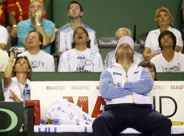 Капитан сборной Аргентины по теннису Альберто Манчини во время финального матча Кубка Дэвиса