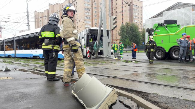 На месте ДТП с участием автобуса в Москве. 18 августа 2019