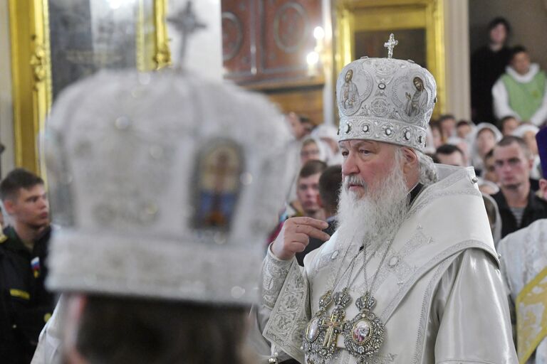 Патриарх Московский и всея Руси Кирилл во время Божественной литургии в Спасо-Преображенском соборе Санкт-Петербурга