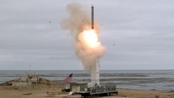 Испытание крылатой ракеты на острове Сан-Николас в Калифорнии