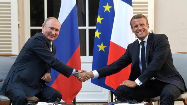  Президент РФ Владимир Путин и президент Франции Эммануэль Макрон 