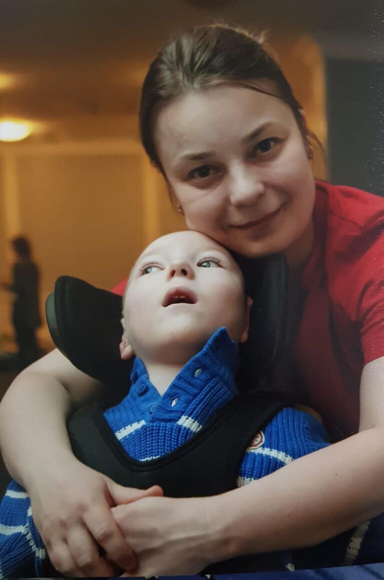 Екатерина Коннова с сыном Арсением Екатерина Коннова с сыном Арсением