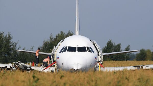 Эвакуация Airbus A321 с места ЧП