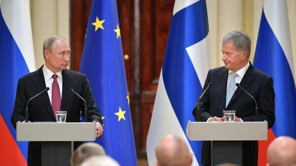 Президент РФ Владимир Путин и президент Финляндии Саули Ниинистё во время совместной пресс-конференции