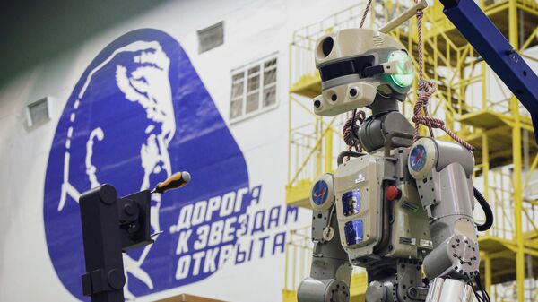 Подготовка робота Skybot F-850 на Байконуре