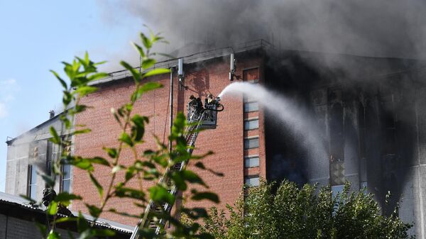 Пожар в административно-складском здании в Невском районе Санкт-Петербурга. 22 августа 2019
