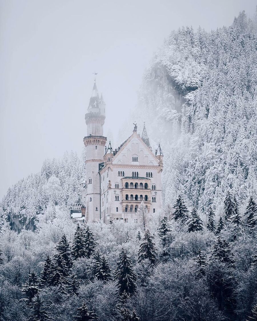 Замок Нойшванштайн в снегу, Бавария