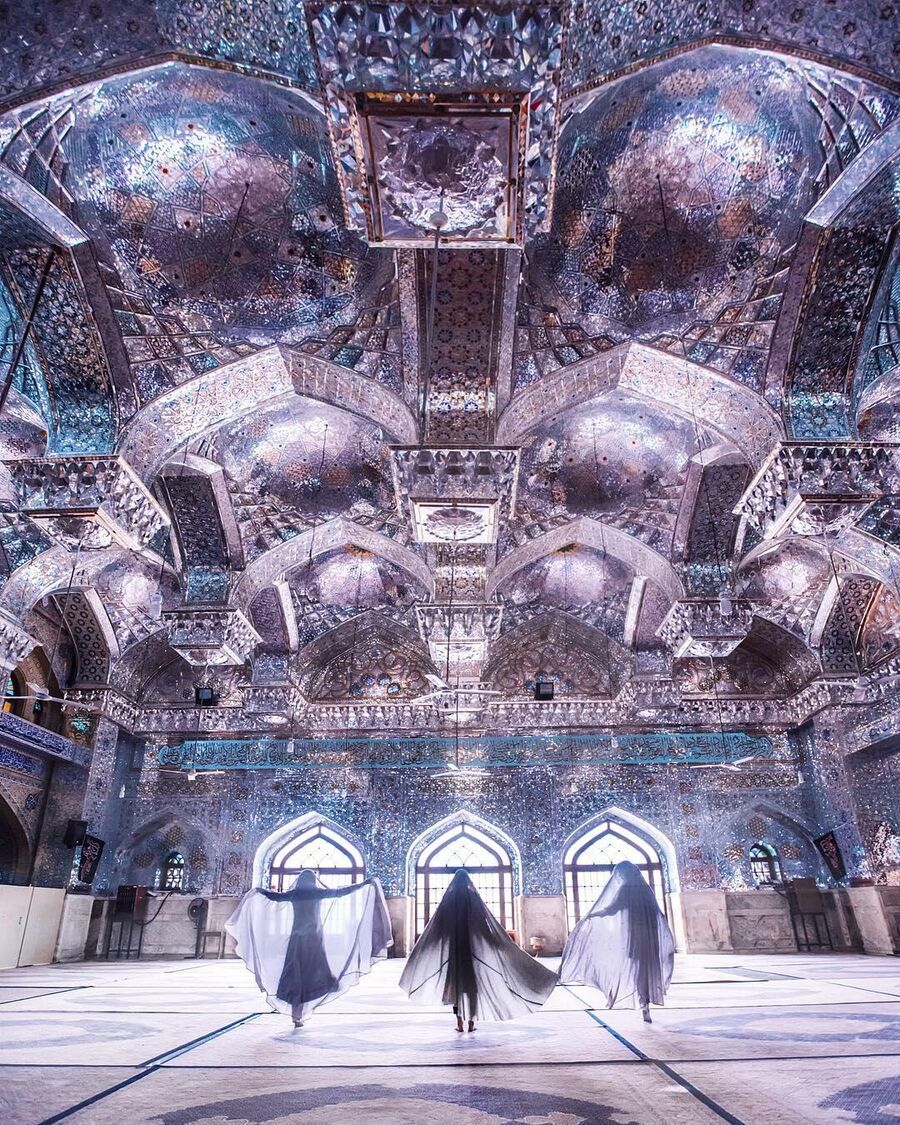 Бриллиантовая мечеть в Иране