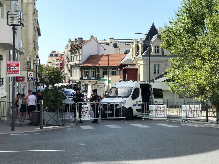 Французский Биарриц перед началом саммита G7 Французский Биарриц перед началом саммита G7