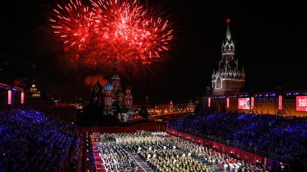 Торжественная церемония открытия XII Международного военно-музыкального фестиваля Спасская башня на Красной площади в Москве