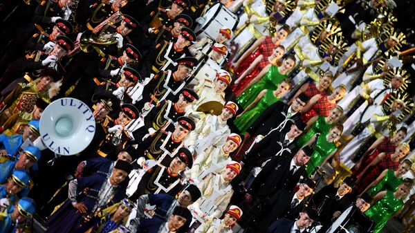 Участники торжественной церемонии открытия XII Международного военно-музыкального фестиваля Спасская башня на Красной площади в Москве