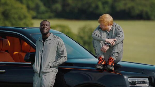 Скриншот видеоклипа Ed Sheeran - Take Me Back To London 