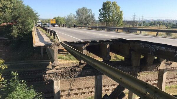 В Харькове обрушился автомобильный мост в районе Лоск. 25 августа 2019