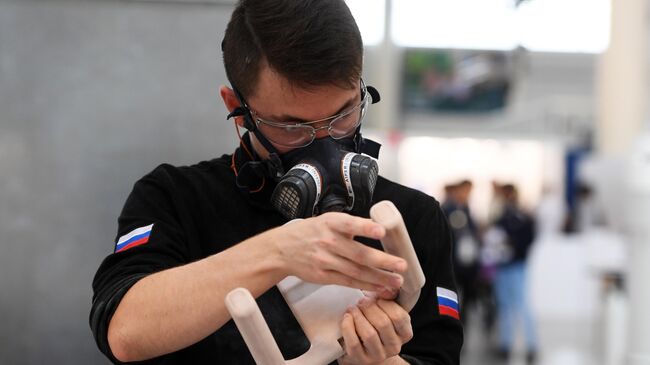 Участник соревнований в компетенции Изготовление прототипов мирового чемпионата по профессиональному мастерству Worldskills