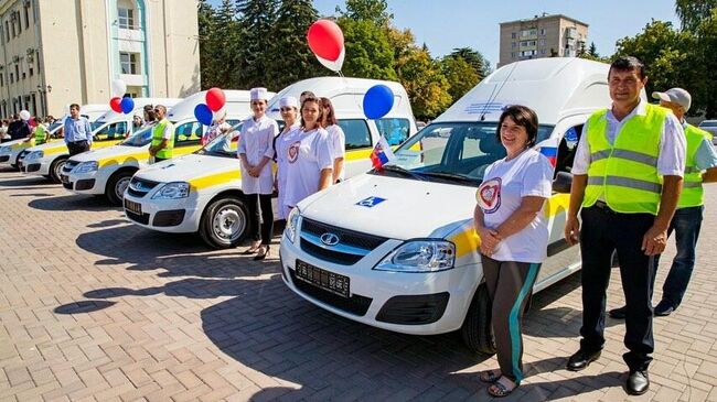 КЧР получила 14 автомобилей для комфортной перевозки пожилых людей