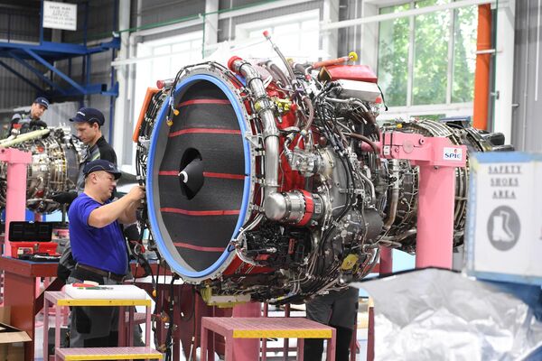 Сборка турбовентиляторного двигателя PowerJet SaM146 для самолетов Sukhoi Superjet 100 на заводе имени Гагарина в Комсомольске-на-Амуре