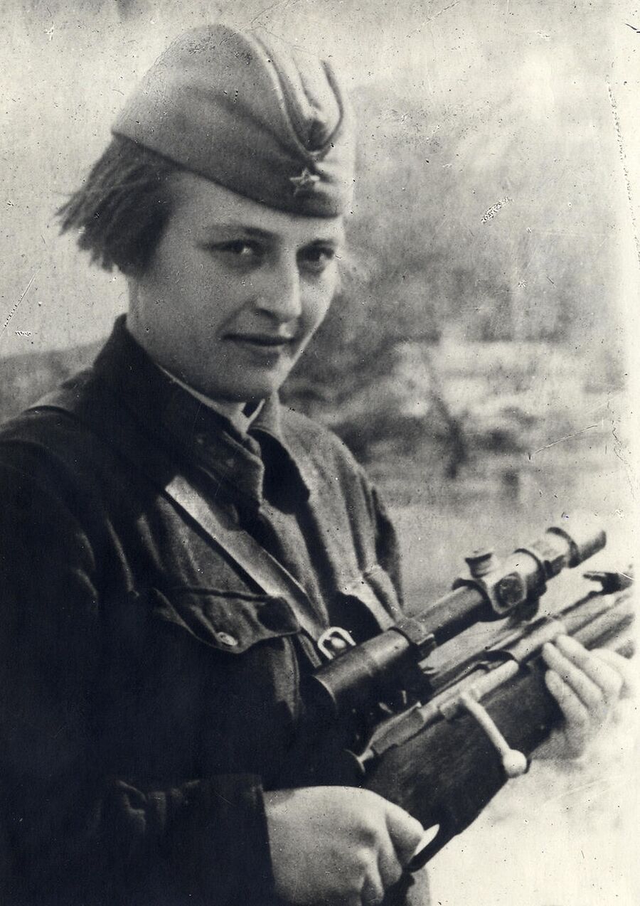 Людмила Павличенко. Одесса, 1941 г. 
