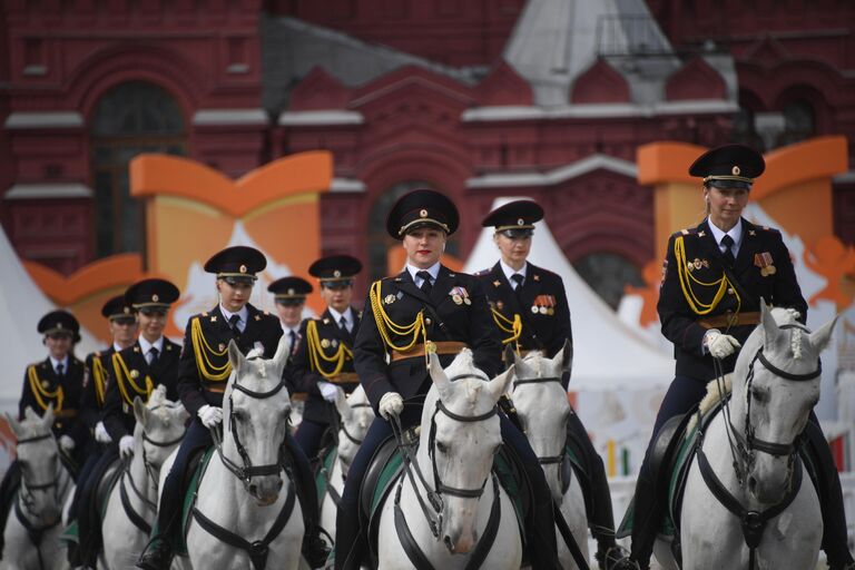 Благотворительное мероприятие для детей-инвалидов в конном манеже на фестивале Спасская башня