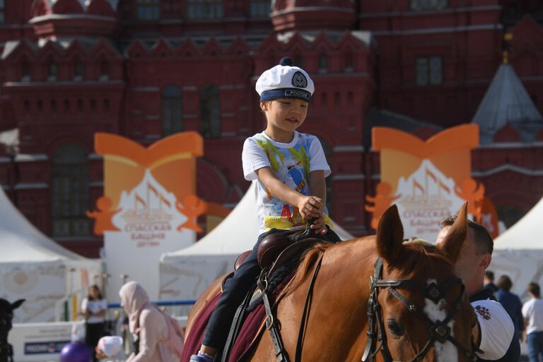 Благотворительное мероприятие для детей-инвалидов в конном манеже на фестивале Спасская башня