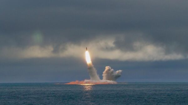 Пуск баллистической ракеты Булава в Баренцевом море