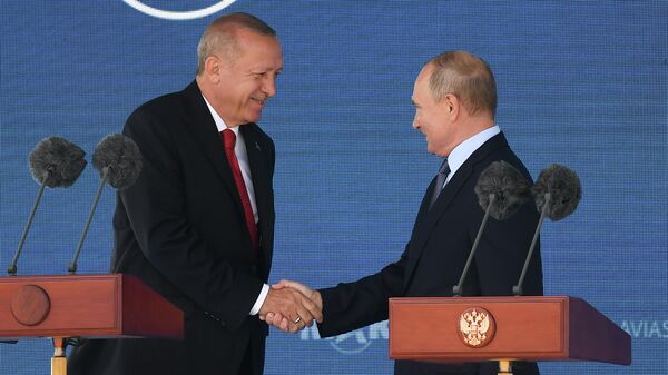 Президент РФ Владимир Путин и президент Турции Реджеп Тайип Эрдоган на открытии Международного авиакосмического салона МАКС-2019