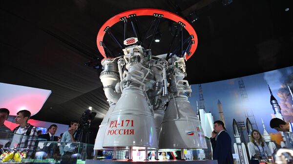 Российский жидкостный ракетный двигатель закрытого цикла РД-171, представленный на Международном авиационно-космическом салоне МАКС-2019 
