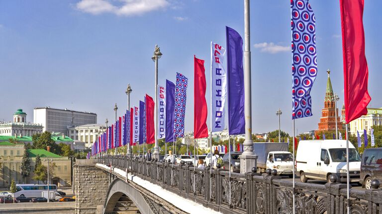 Праздничные конструкции ко Дню города в Москве