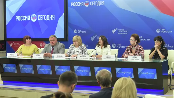 Участники круглого стола на тему: Новые стандарты пластической хирургии: что ждет студентов и профессионалов в ММПЦ МИА Россия Сегодня