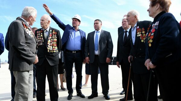Губернатор Тверской области Игорь Руденя с ветеранами посетили строительство Ржевского мемориала Советскому солдату