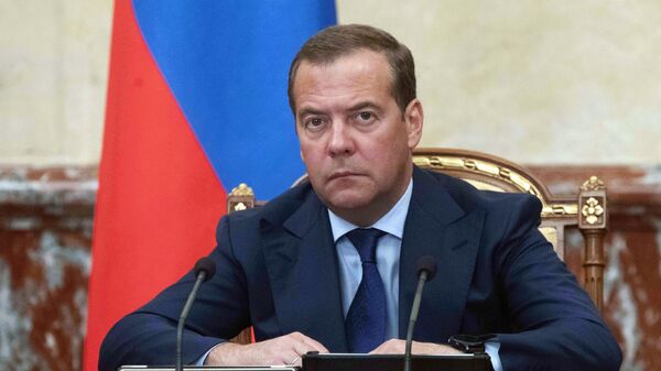  Председатель правительства РФ Дмитрий Медведев проводит совещание с членами кабинета министров РФ