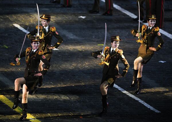 Военный оркестр Народной армии Корейской Народно-Демократической Республики на торжественной церемонии открытия фестиваля Спасская башня в Москве