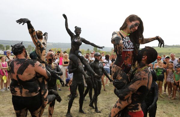 Участники фестиваля Железная грязь в Железноводске