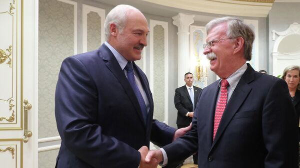 Президент Белоруссии Александр Лукашенко и советник президента США по национальной безопасности Джон Болтон во время встречи в Минске. 29 августа 2019