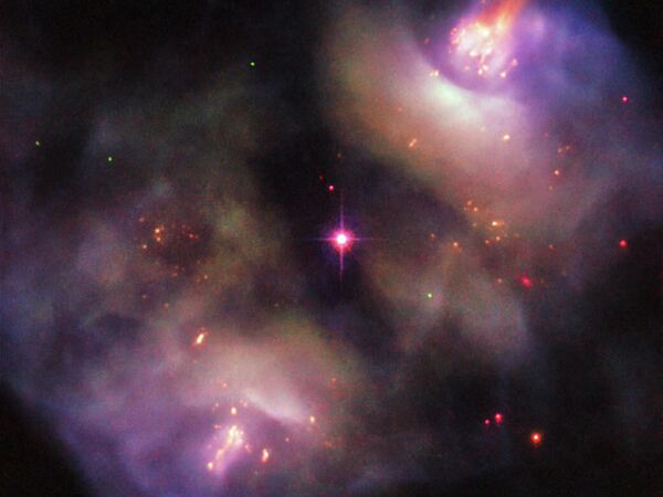 Планетарная туманность NGC 2371 в созвездии Близнецы