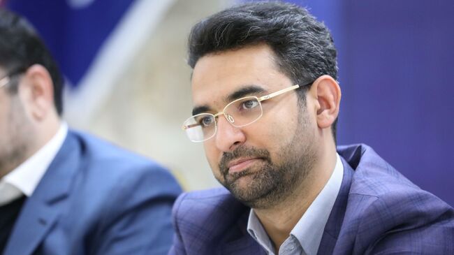  Министр информационных и коммуникационных технологий Ирана Джавад Азари Джахроми 