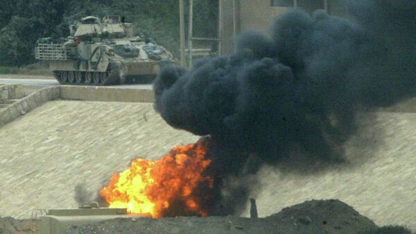 Американские танки въезжают в Багдад, Ирак. 7 апреля 2003