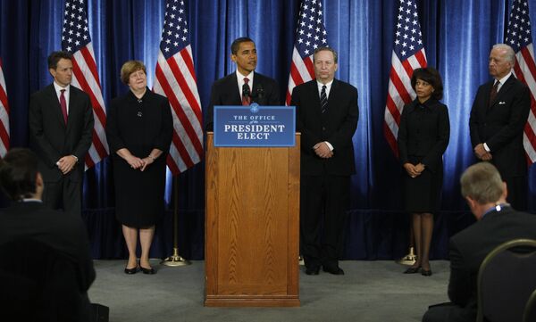 Избранный президент США Барак Обама во время объявления о назначениях в экономическом блоке Белого дома
