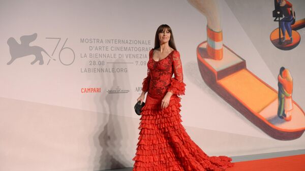 Актриса Моника Беллуччи на красной дорожке фильма Необратимость в рамках 76-го Венецианского международного кинофестиваля