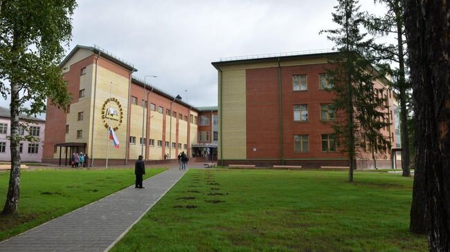 Петропавловская средняя школа в Муромцевском районе Омской области