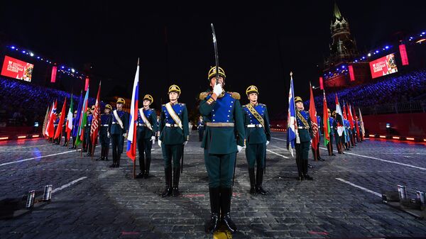 Военный Образцовый оркестр Почетного караула (Россия) на церемонии закрытия фестиваля Спасская башня на Красной Площади в Москве