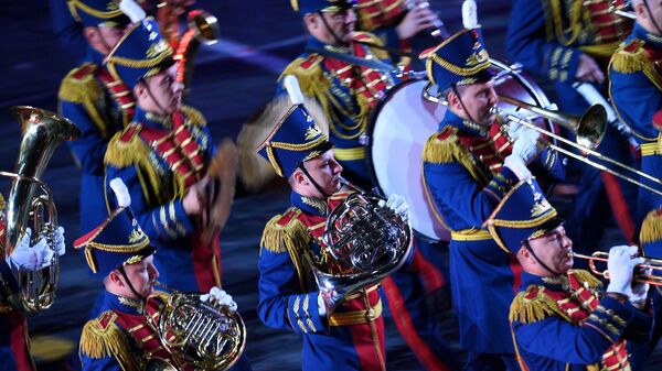 Образцово-показательный оркестр и рота почетного караула Вооруженных сил Республики Беларусь на церемонии закрытия фестиваля Спасская башня на Красной Площади в Москве