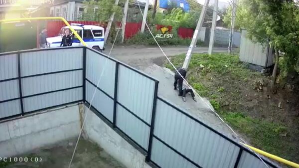 Задержание мужчины сотрудниками  ФГУП Охрана на улице Панишева в Новосибирске