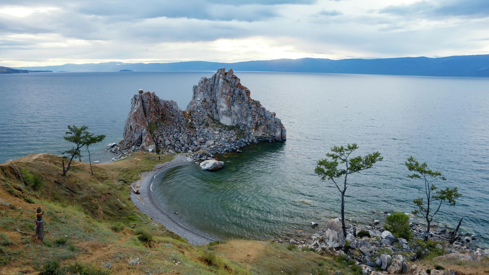 Мыс Бурхан, скала Шаманка на острове Ольхон в Иркутской области - РИА Новости, 1920, 05.09.2019