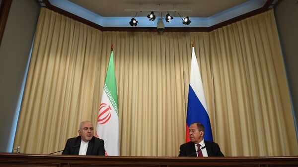 Министр иностранных дел РФ Сергей Лавров и министр иностранных дел Исламской Республики Иран Мухаммад Джавад Зариф во время пресс-конференции