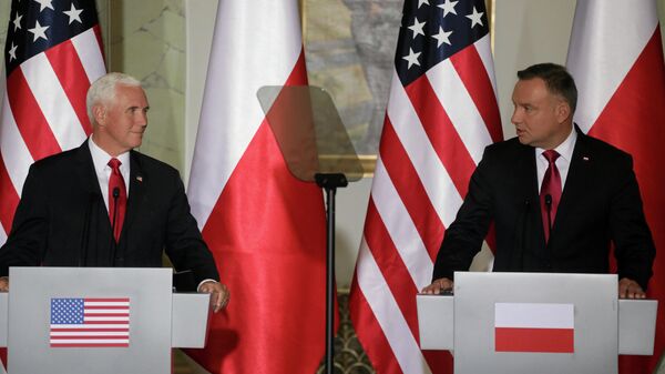 Президент Польши Анджей Дуда и вице-президент США Майк Пенс во время совместной пресс-конференции в Варшаве. 2 сентября 2019