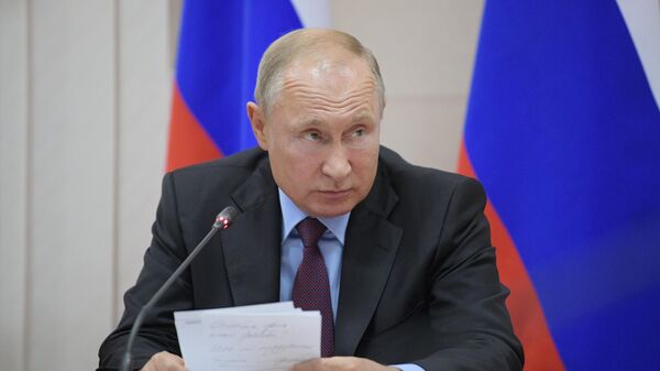 Президент РФ Владимир Путин проводит совещание о жилищном обеспечении граждан, пострадавших в ходе паводка на территории Иркутской области