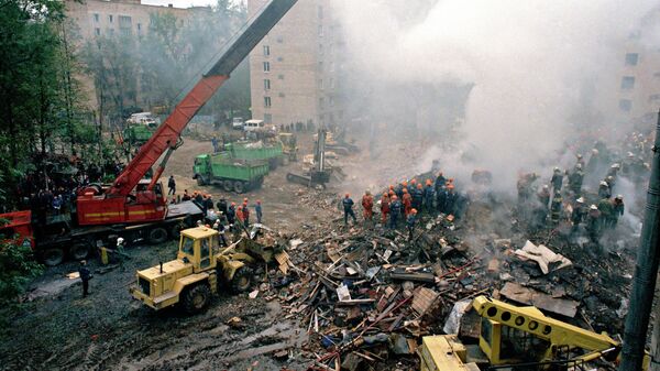 Работы по расчистке завалов на месте взрыва жилого дома на Каширском шоссе в Москве