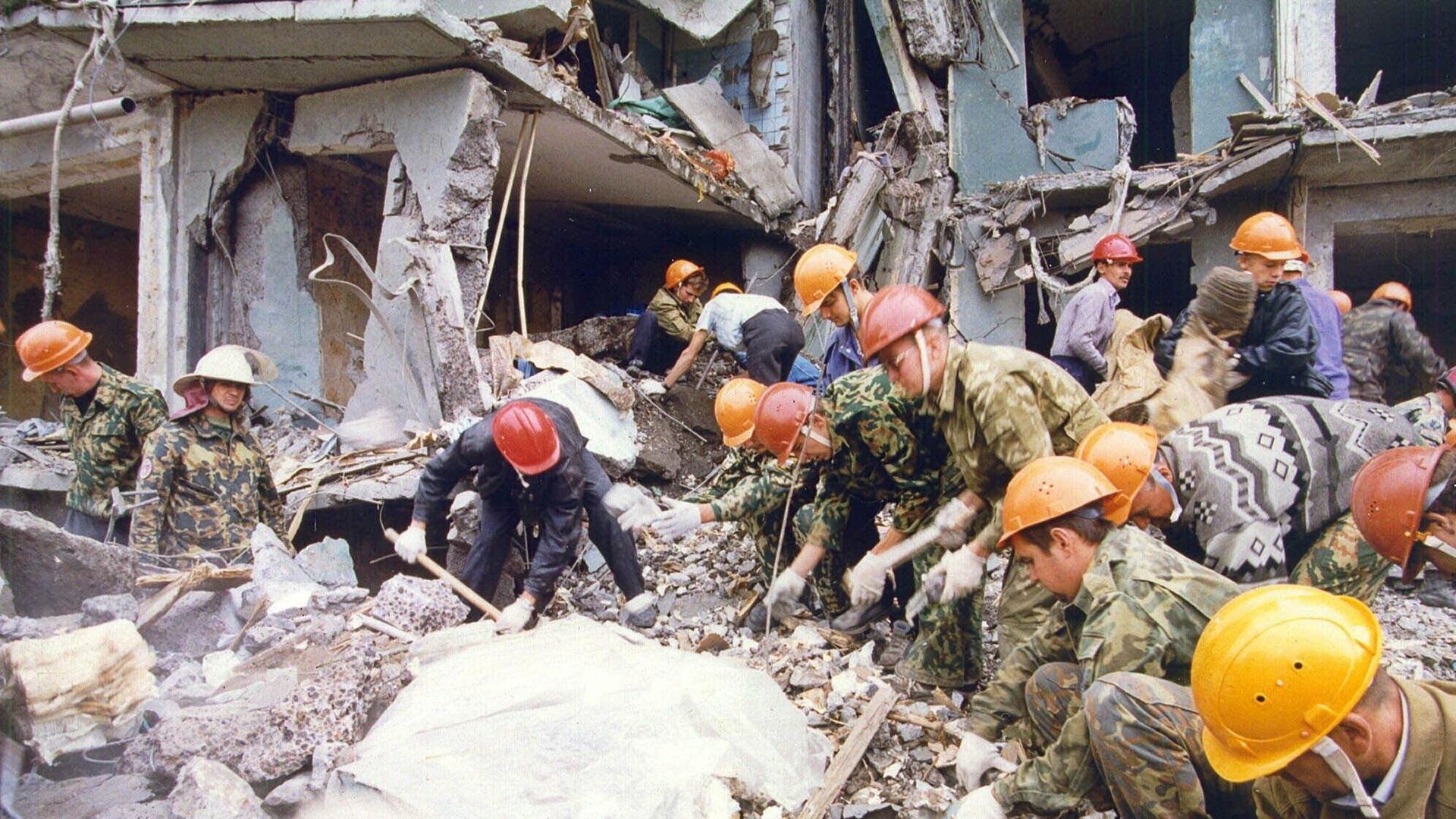 Что произошло в 2000 году. Волгодонск терракт 16.09.1999. Взрыв дома в Волгодонске 1999. Взрыв в Волгодонске 16 сентября 1999.